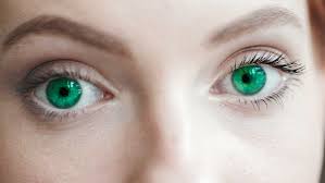 Някои лекари съобщават, че нараняванията, свързани с очите, са по-чести