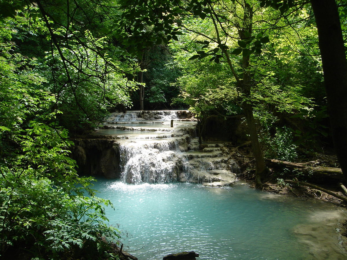 В класацията за най красивите водопади в България обикновено Крушунските са