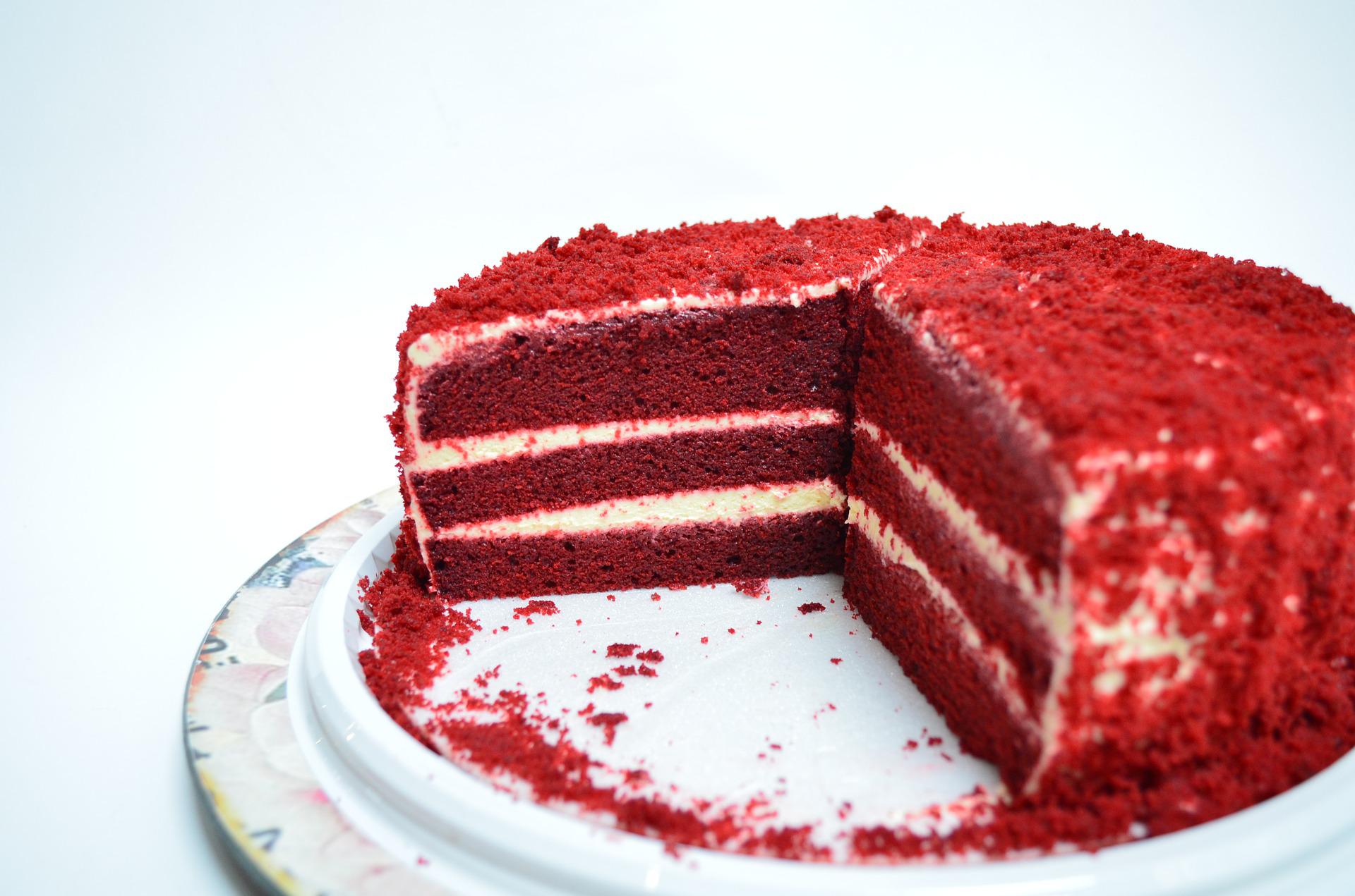 Рецепта за вкусен червен пандишпан
Тортата червено кадифе е изискан десерт