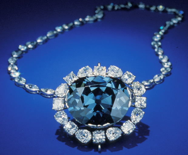 Историята за Синия диамант започва през 1989 г когато тайландски
